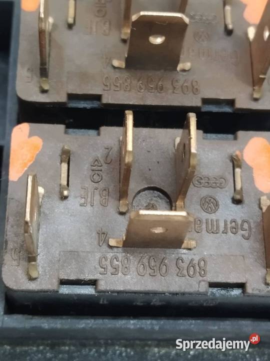 PRZEŁĄCZNIK SZYB LEWY PRZÓD 893959565 Audi 80 IV