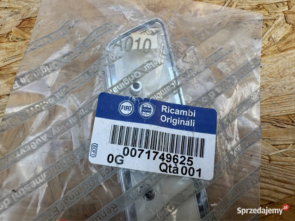 Emblemat Znaczek napis Fiat 500 71749625 Sieraków
