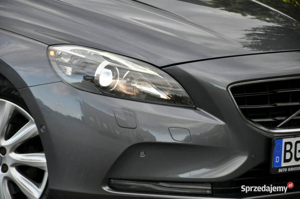 Volvo V40 16d115LiftXenonLedVirtualKameraParkt lakier metallic