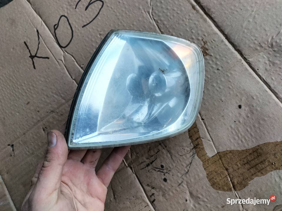 KIERUNKOWSKAZ LEWY Volkswagen Polo 963999 Kamień-Kolonia