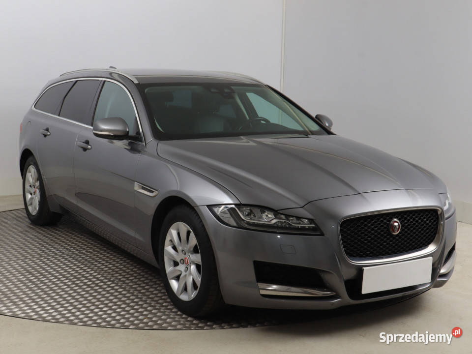 Jaguar XF 25d AWD światła przeciwmgielne XF Bielany Wrocławskie