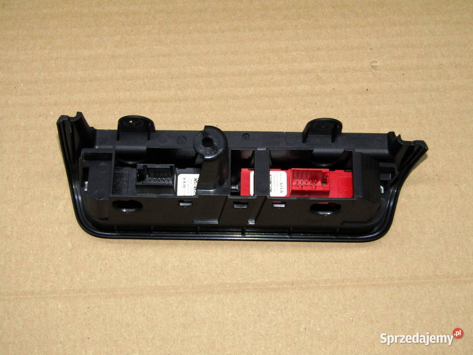 PANELPRZEŁĄCZNIK GRZANIA FOTELI AUDI A1 8X LIFT Mysłaków