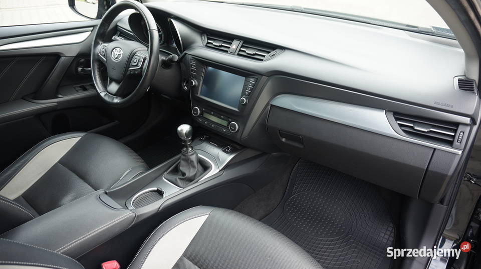 Toyota Avensis 2015r Salon POLSKA Bezwypakowy nawigacja Płock