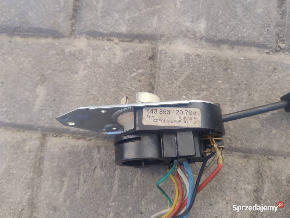 Przełącznik świateł i kierunkowskazów Skoda 105 Wyposażenie elektryczne Głubczyce sprzedam
