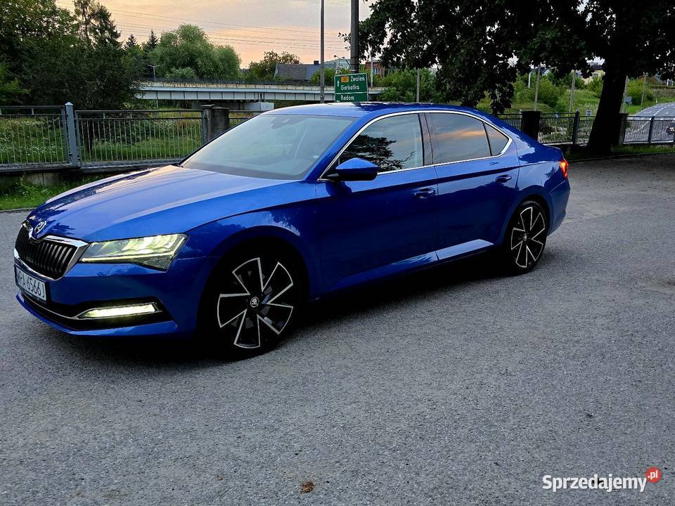 Skoda Superb asystent pasa ruchu Pionki