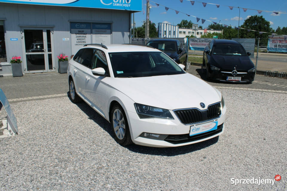 koda Superb Salon Polska Gwarancja III 20152023 niebieski Superb Škoda Warszawa