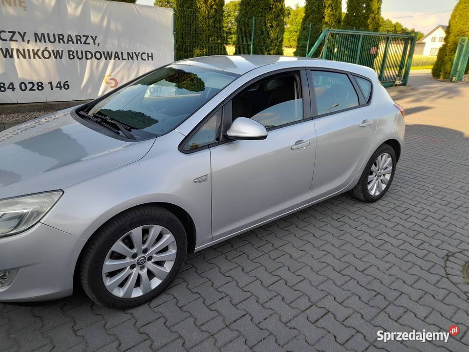 Opel Astra J 2010 r 17 cdti uszkodzony Ostrołęka sprzedam