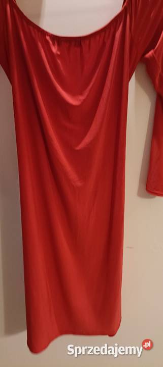 Piękna czerwona sukienka PrettyLittleThing