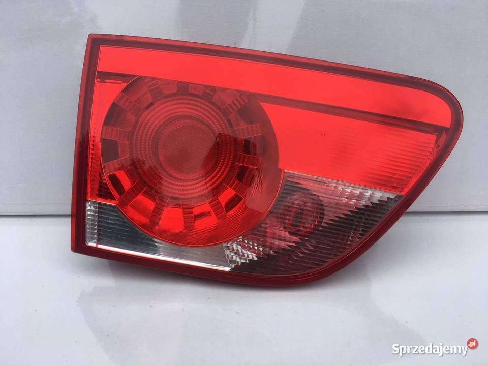 SEAT ALTEA 5P8 LEWA LAMPA W KLAPE lewe Ostroróg
