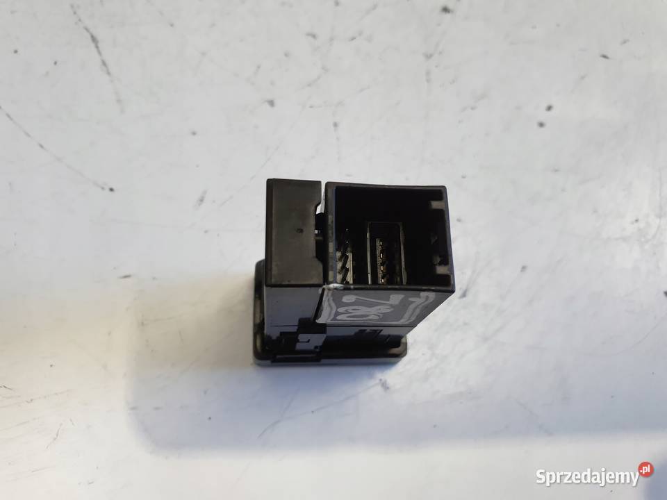 Toyota Avensis III T27 GNIAZDO USB AUX Rudka