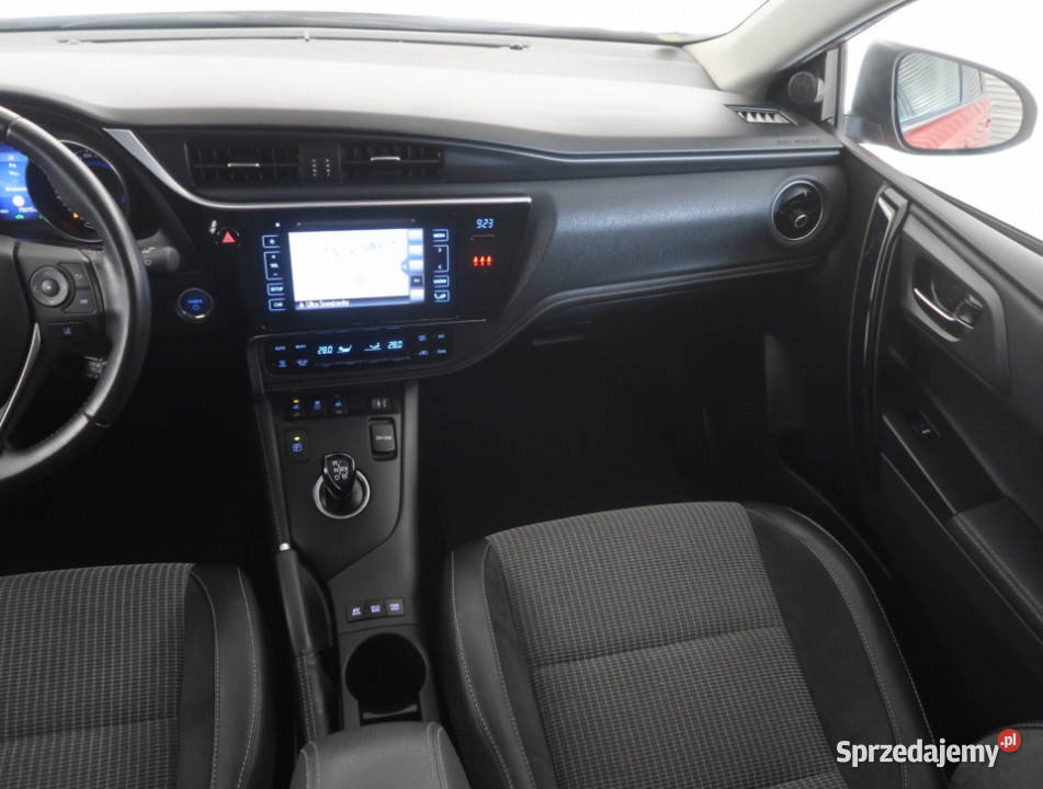 Toyota Auris Hybrid skórzana tapicerka dolnośląskie Bielany Wrocławskie