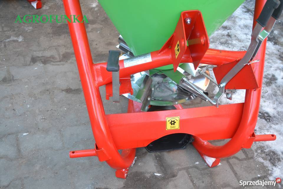 Rozsiewacz lejek lej jednotarczowy Strumyk 500L Władysławowo