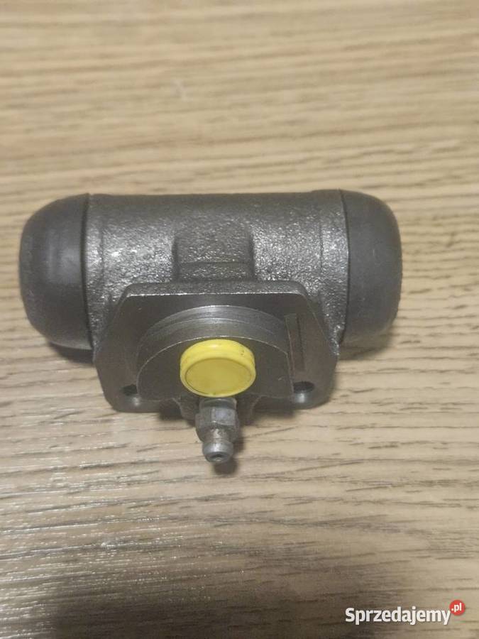 Cylinderek hamulcowy Ford Mondeo 1 lpr4553