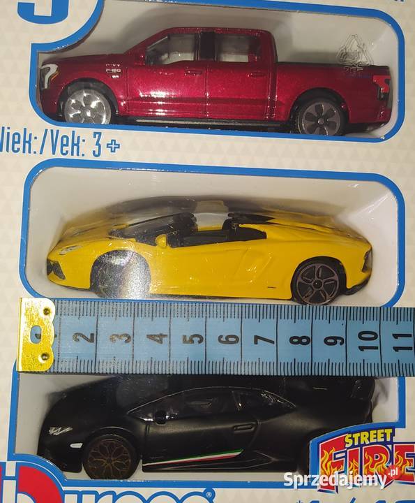 Modele samochodów Bburago Skala 143 pomorskie sprzedam