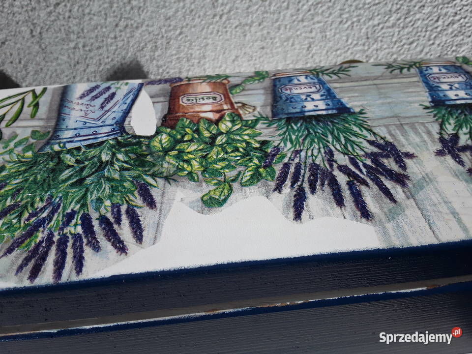 Skrzyneczka na różności sprzedam