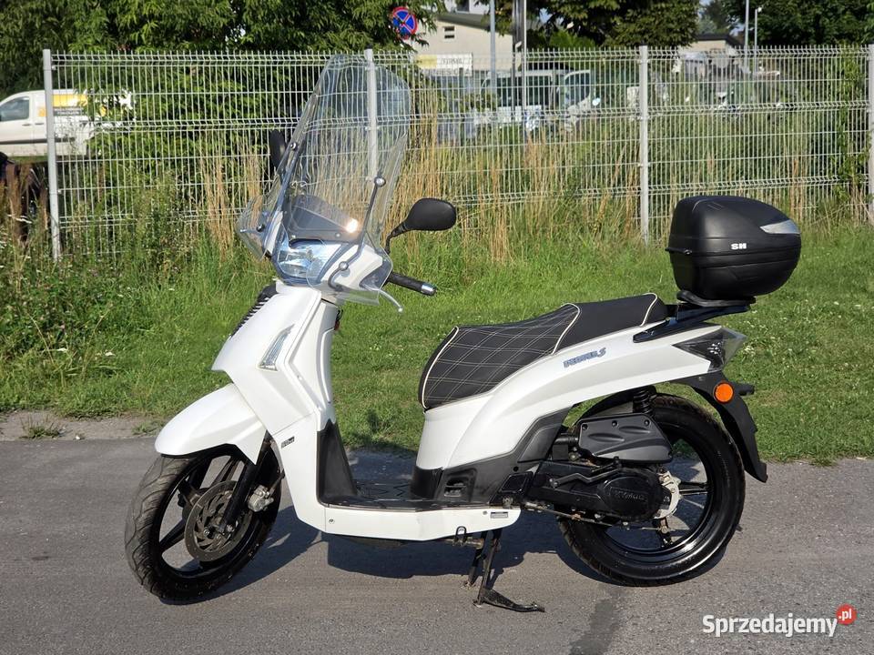 Kymco Peoples 50 4t na dużych 16 kołach z szybą