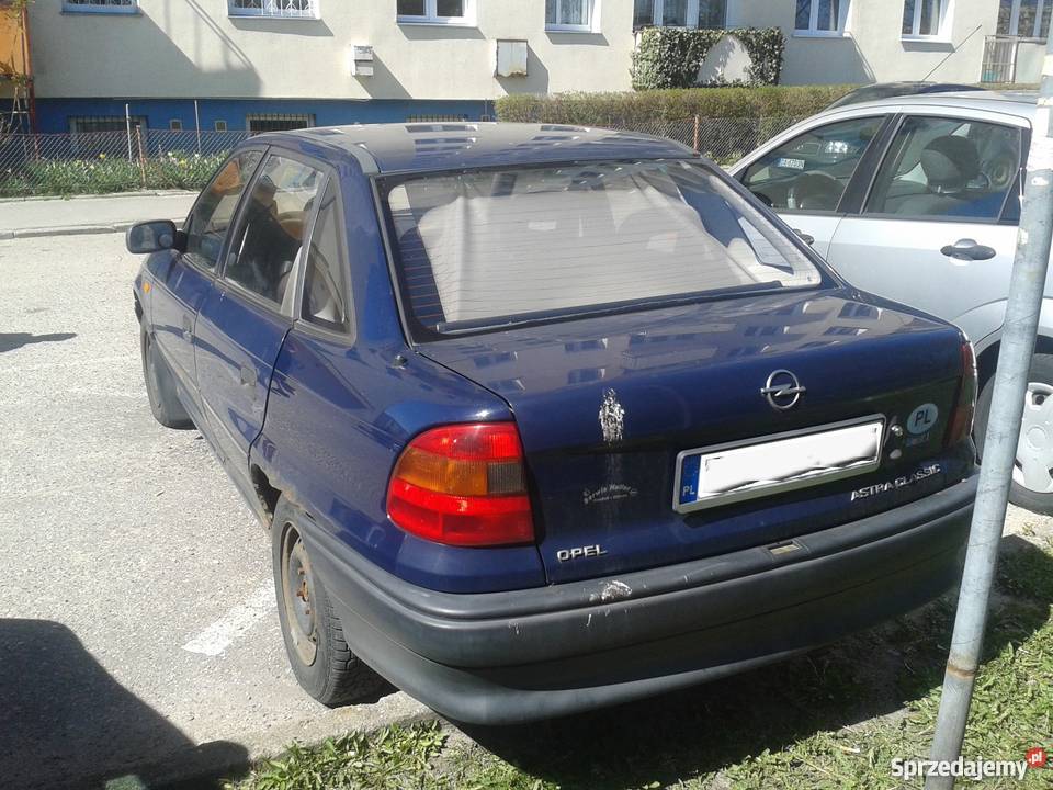 Opel Astra rok 2000 benzyna/gaz plus 4 koła na alufelgach