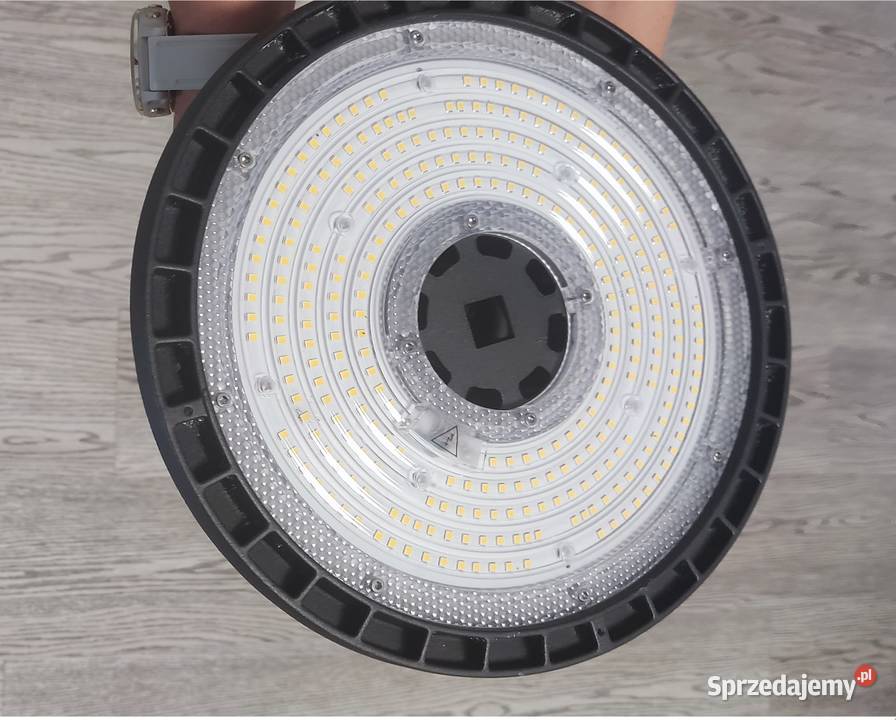 1x Lampa VIGO LED zestaw do hali magazynów Katowice