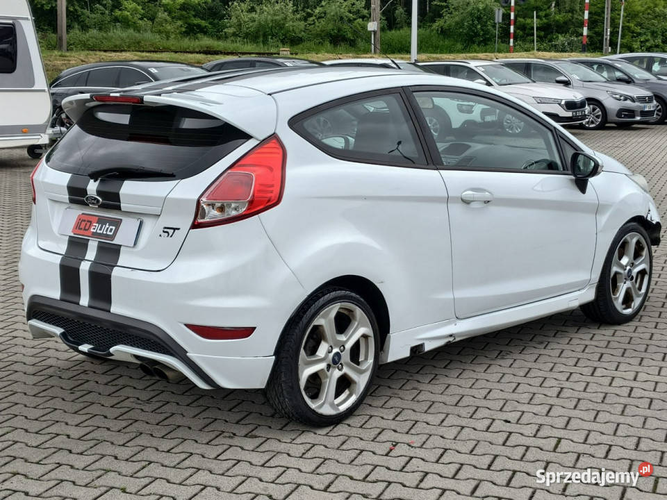 Ford Fiesta ST 16 turbo 182 recaro sony ledy Fiesta