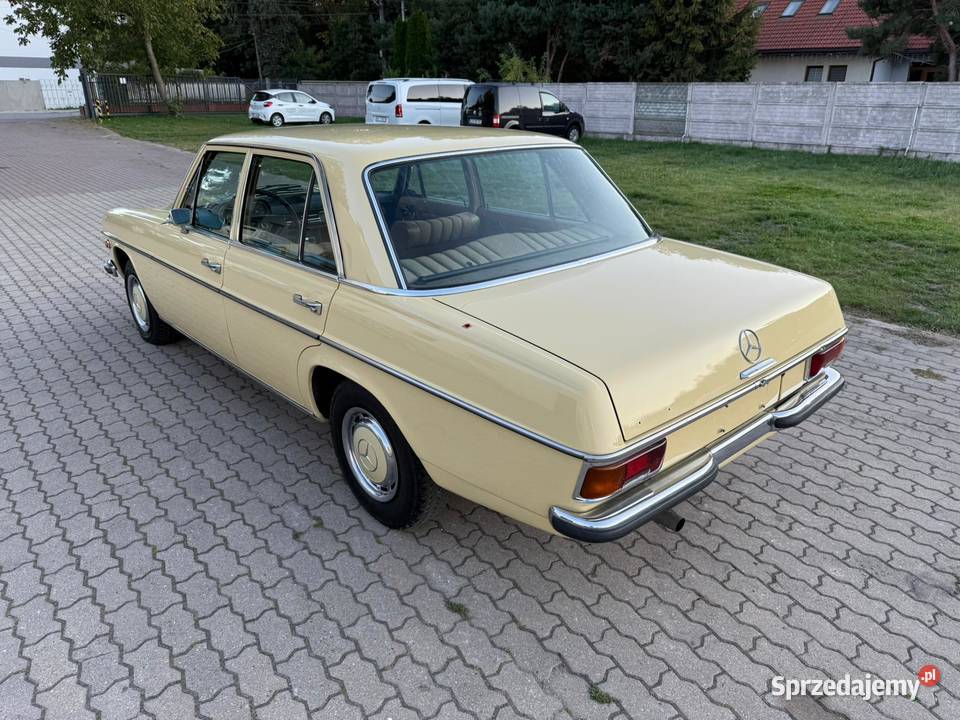 Mercedes W115 220D Ładna Sztuka Środek w sprowadzony Zgierz