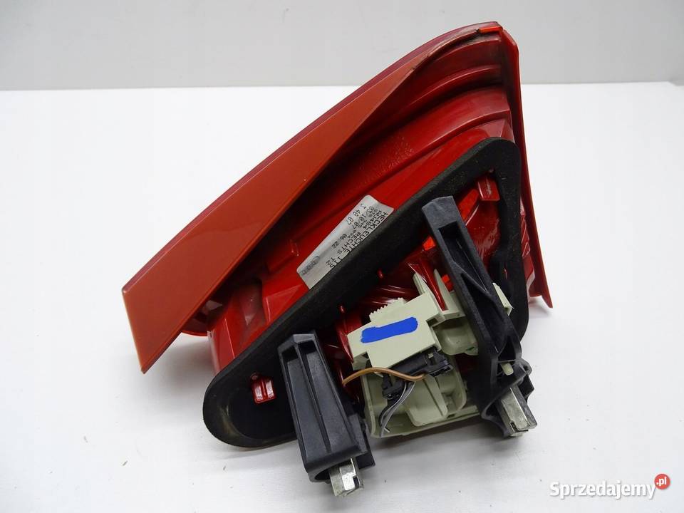 LAMPA PRAWA PRAWY TYŁ TYLNA W KLAPE AUDI A5 8T