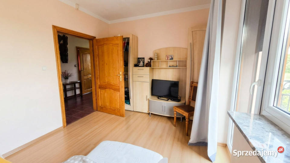 Przestronny dom z dużym ogrodem kWałcza