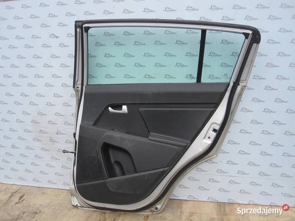 KIA SPORTAGE III 12r drzwi prawe tył
