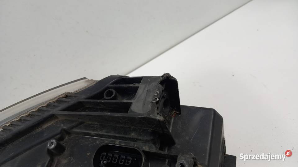AUDI A6 C6 LAMPA PRZÓD LEWA SOCZEWKA XENON osobowe Zbierkowo