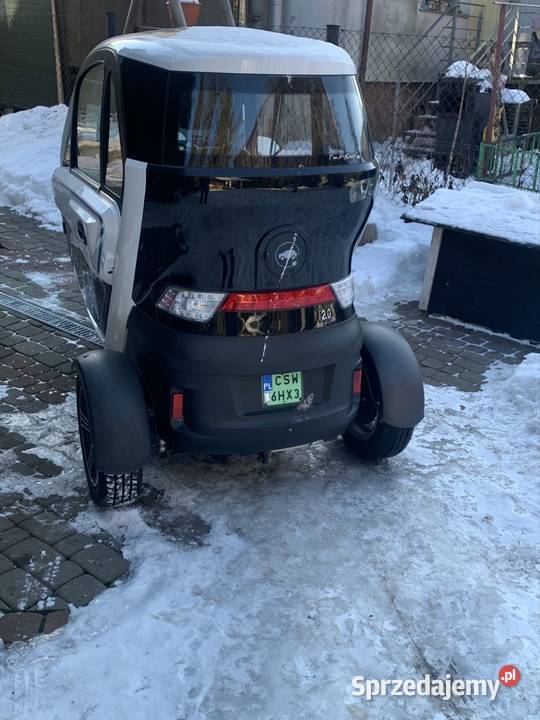 Skuter elektryczny z dachem zarejestrowany w