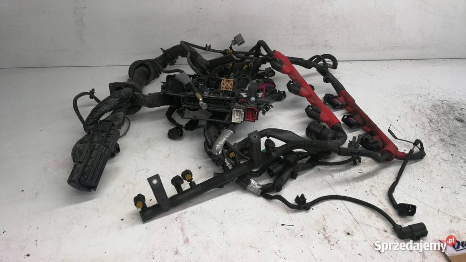 WIĄZKA SILNIKA AUDI A5 8T 32 FSI CAL 8K1971072AE Materiały instalacyjne Przystajń