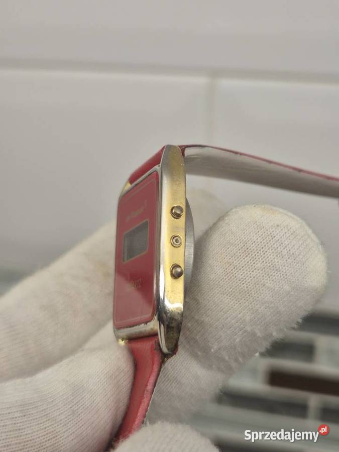 Damski zegarek cyfrowyPiratronlata 80 XX w