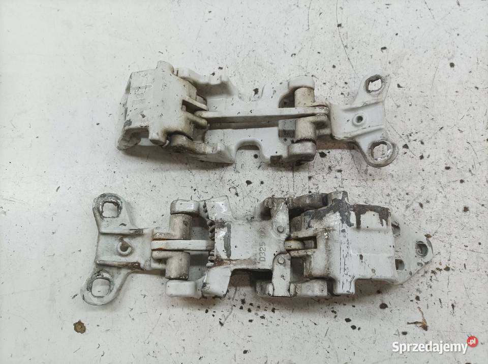 ZAWIAS DRZWI LEWY TYŁ GÓRA DÓŁ Fiat Ducato III Zawiasy, bolce i prowadnice