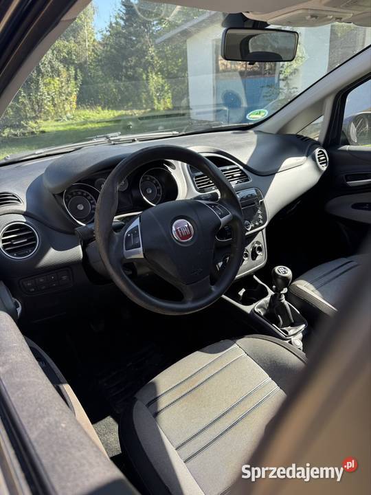 Fiat Punto Evo 14 benzyna nowe opony welurowa tapicerka