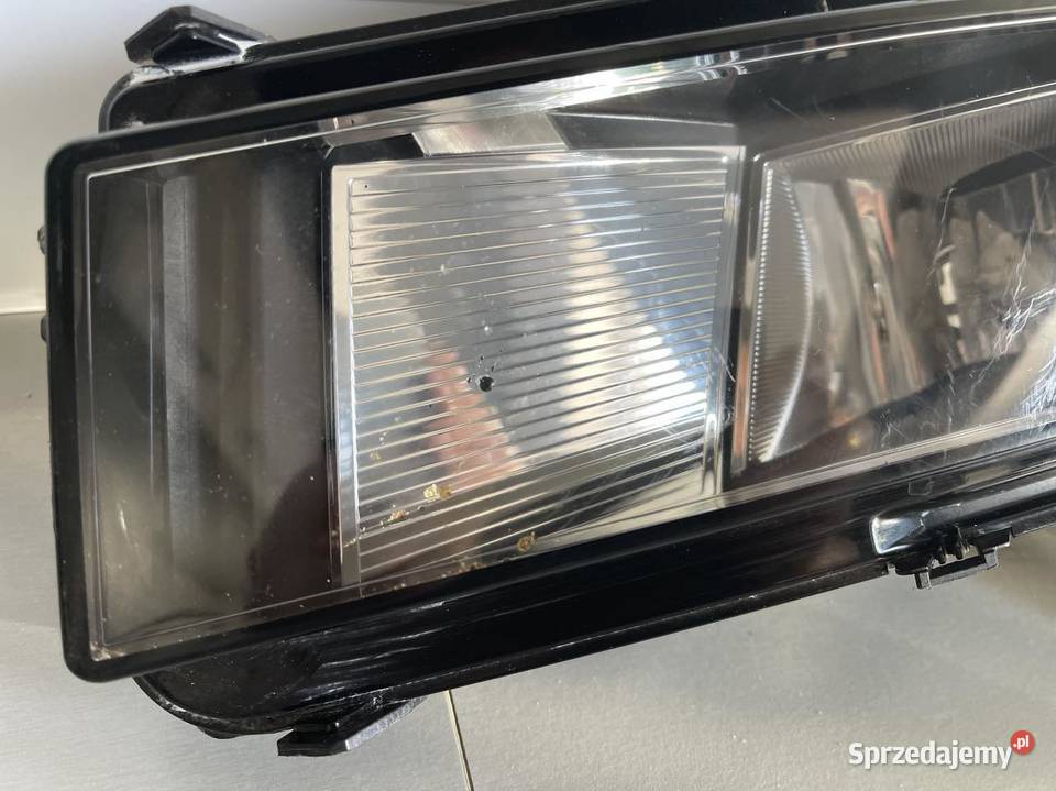 VW TOURAN 5TA LEWY HALOGEN Lampy przednie