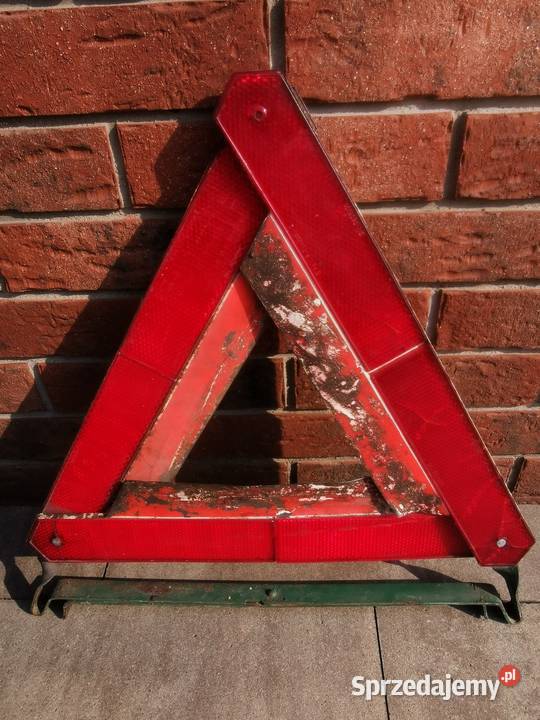 Stary Trójkąt Ostrzegawczy z epoki PRLu Rzeszów