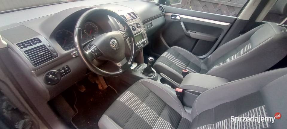 Śliczny VW Touran zamiana wspomaganie kierownicy Paczków