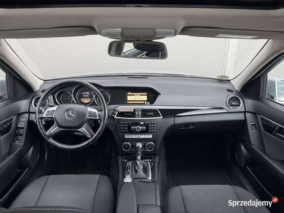 Mercedes C180 CGI 156 AutomatPDCSzyberdachNiemcy sprowadzony Brwinów