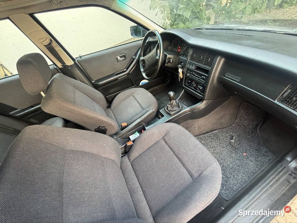 Audi 80 B trzy Sedan / Limuzyna