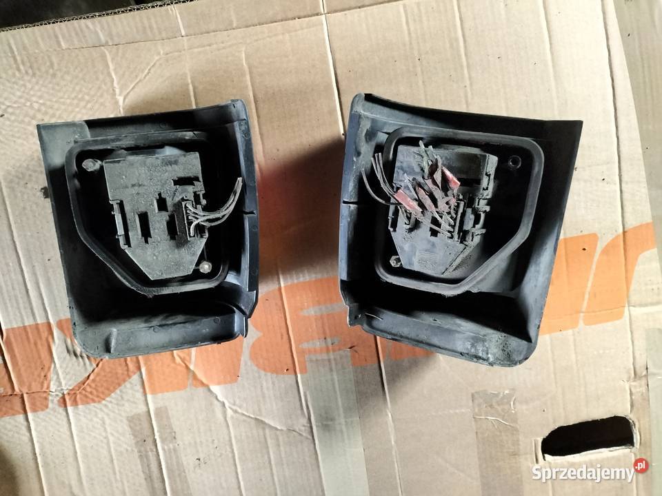 VW PASSAT B3 LAMPA TYŁ PRAWA LEWA Uniwersalne Kamień-Kolonia