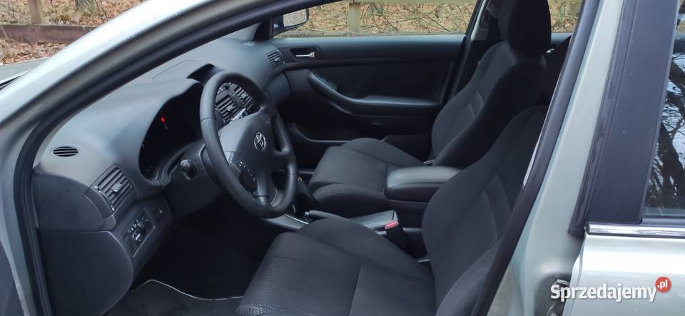 Toyota Avensis T25 18 BenLPG 2004r 8000PLN