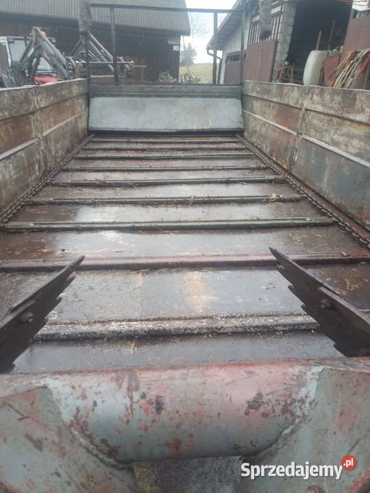 Rozrzutnik obornika dwuosiowy Agromet Czarna Pisarzowa