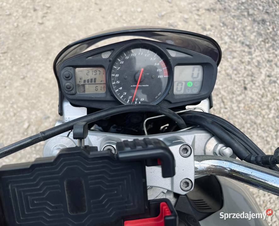 Suzuki GSR 600 naked
