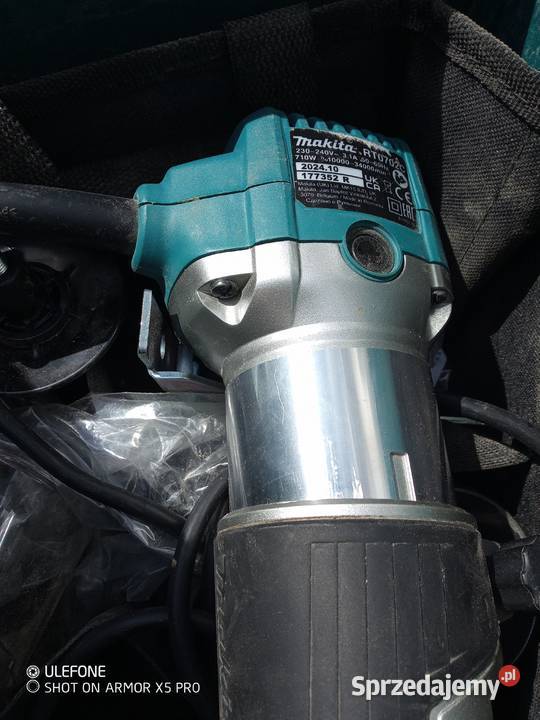 MAKITA RT0702CX2J FREZARKA KRAWĘDZIOWA 710W Śrem