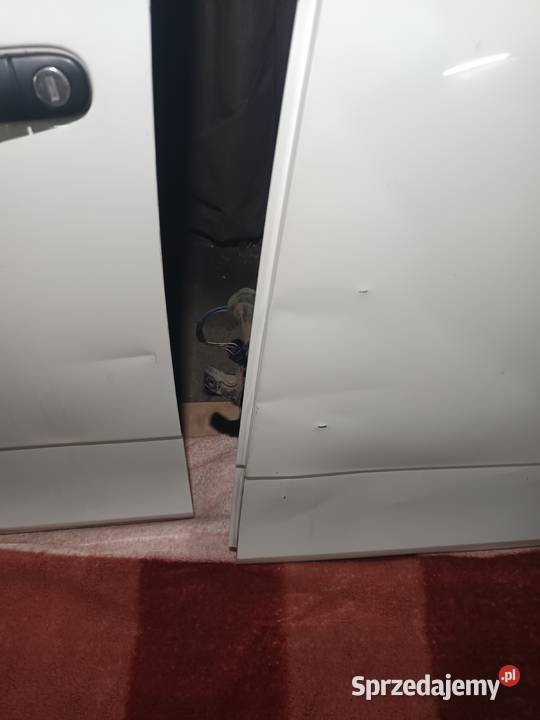 Kompletne białe drzwi Skoda Fabia 2 ll lift