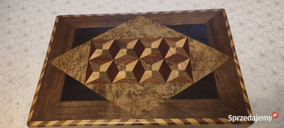 Szkatułka z intarsją biedermeier Czersk