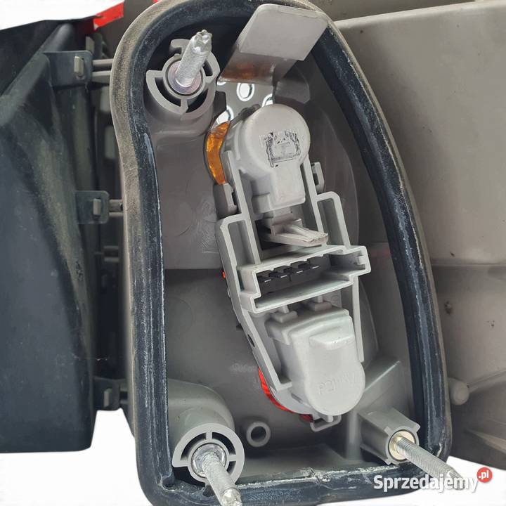 LAMPA LEWA Ford Mondeo MK4 kombi tylna lewy tył Chełm
