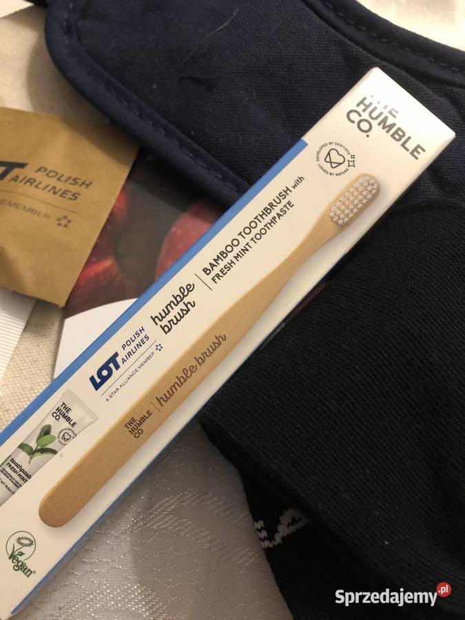 saszetka podróżna kosmetyki wygodna logo LOT mazowieckie Zegrze