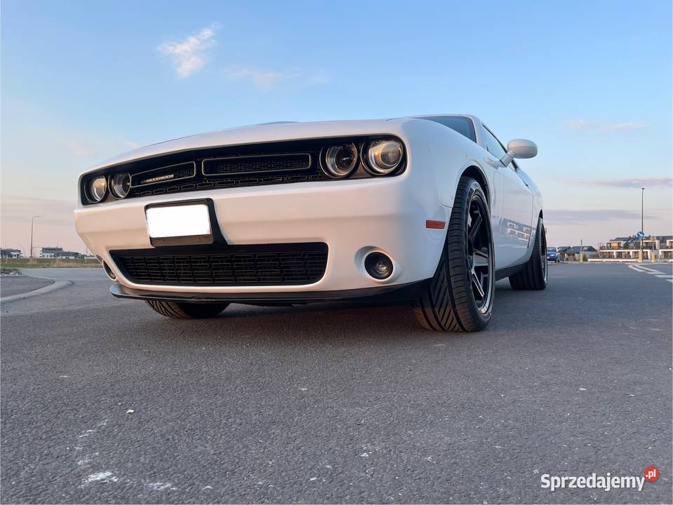Wynajem samochodu do ślubu Dodge Challenger BMW Gliwice
