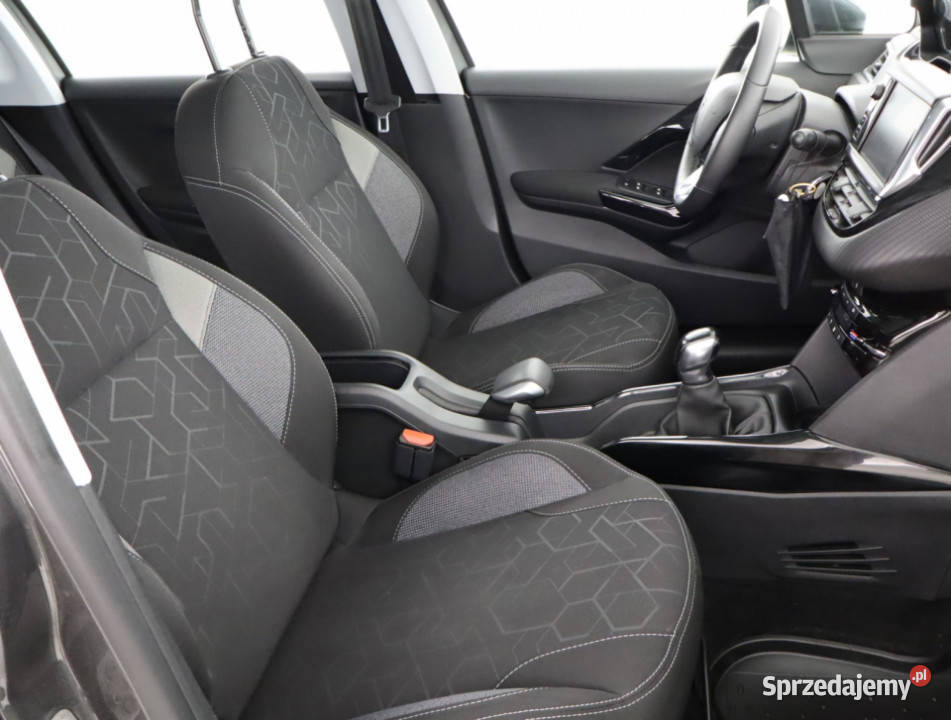 Peugeot 2008 12 PureTech Bielany Wrocławskie
