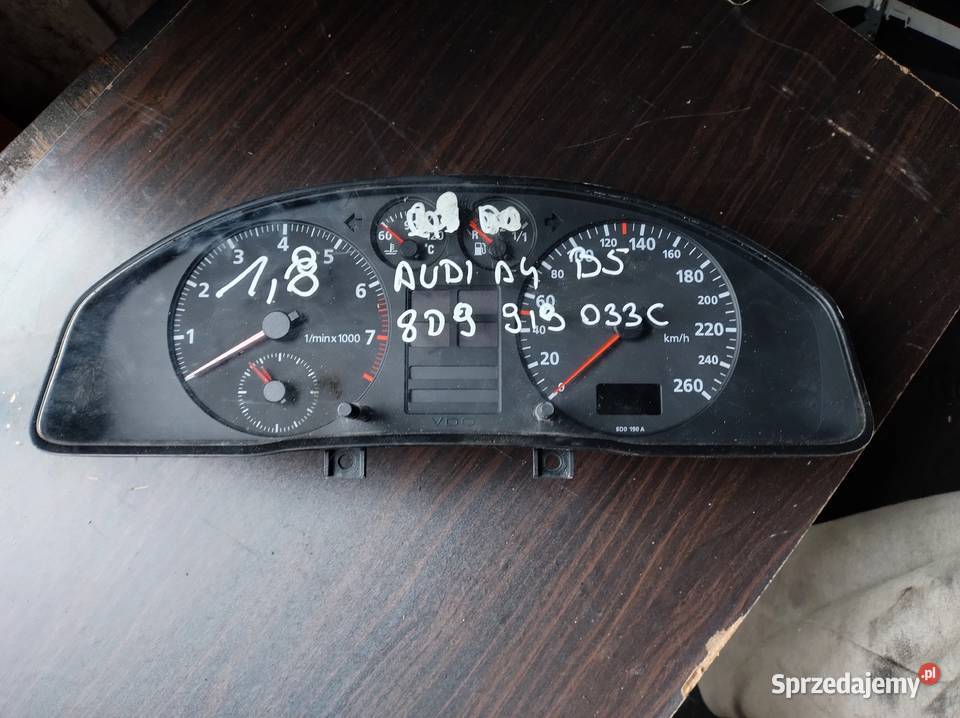 AUDI A4 B5 licznik zegary 8D9919033C Wyposażenie wnętrza Kielce